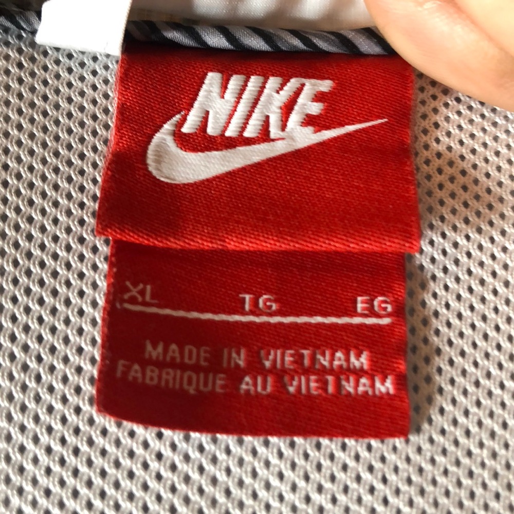 Nike - Picture 4 of 4